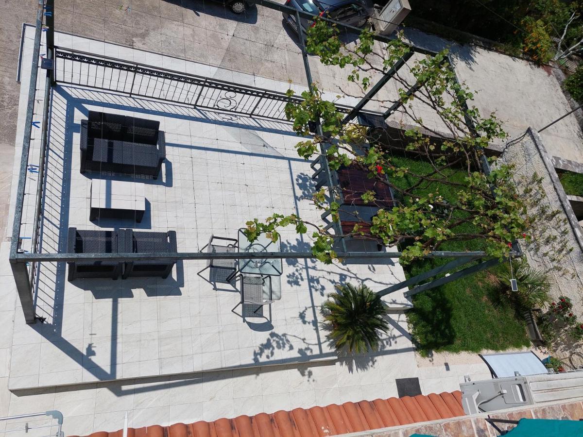 Apartments Nancy Котор Екстер'єр фото
