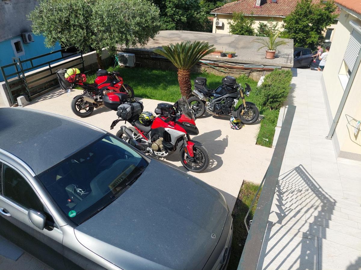 Apartments Nancy Котор Екстер'єр фото
