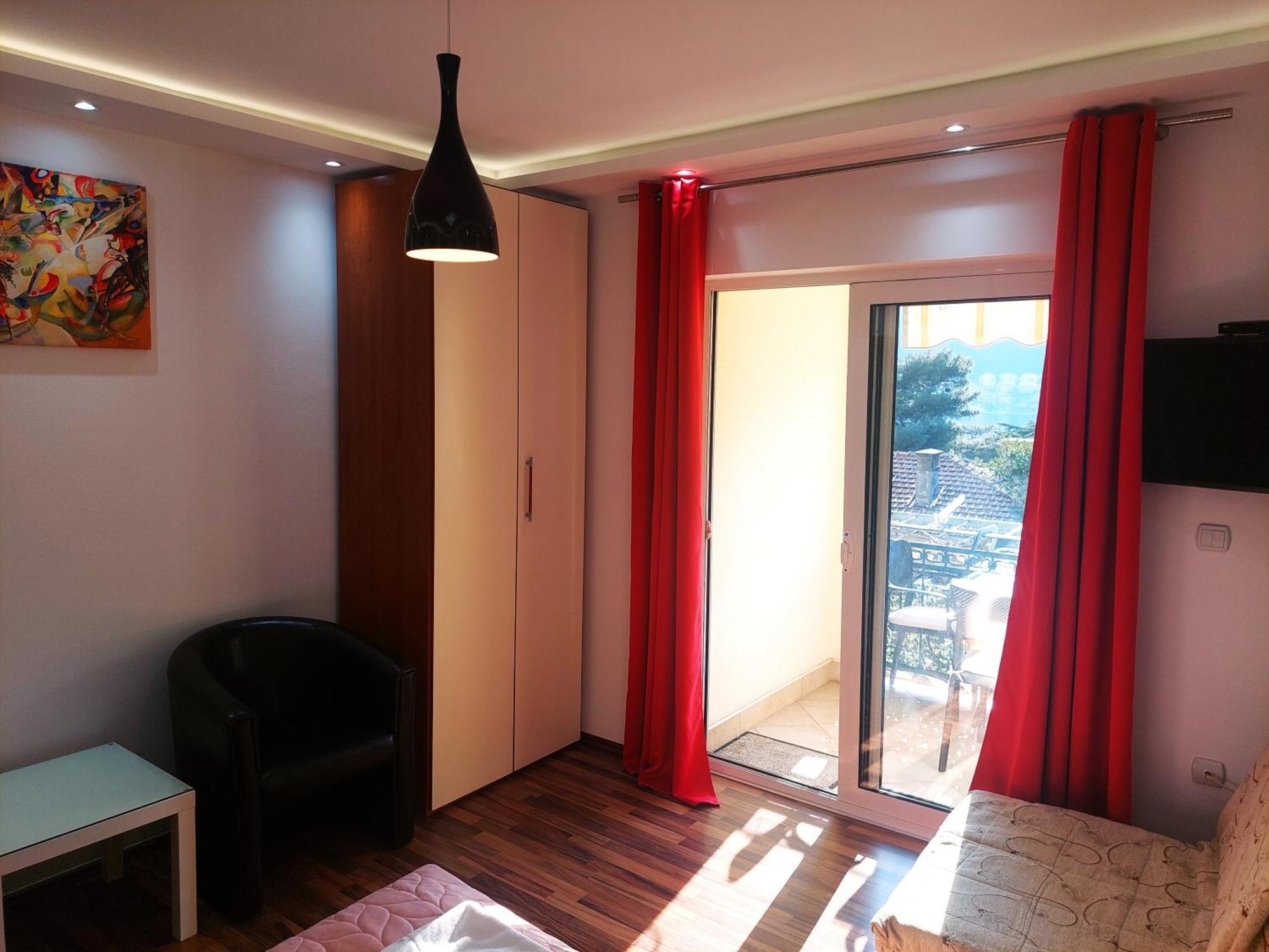 Apartments Nancy Котор Екстер'єр фото