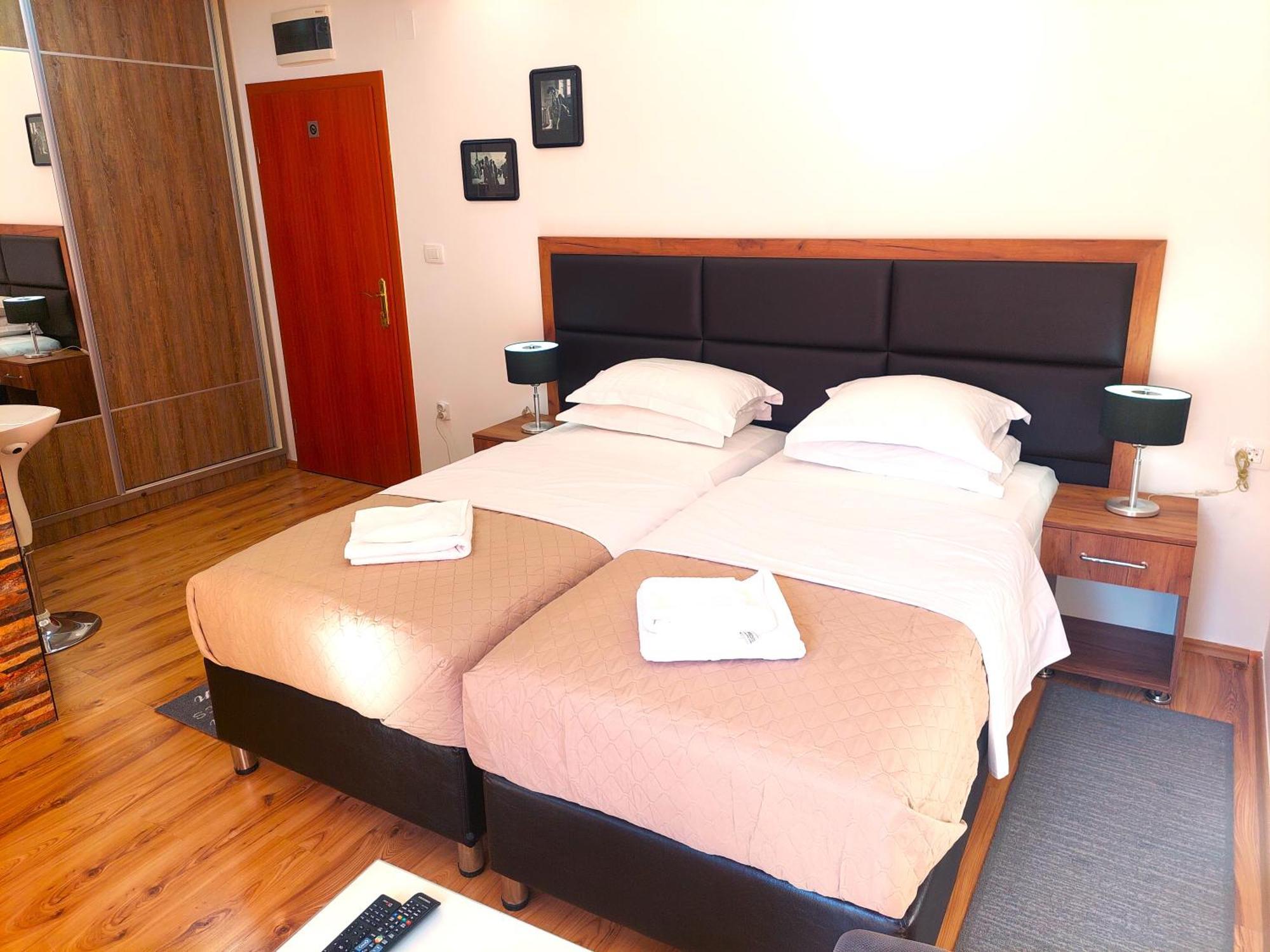 Apartments Nancy Котор Екстер'єр фото