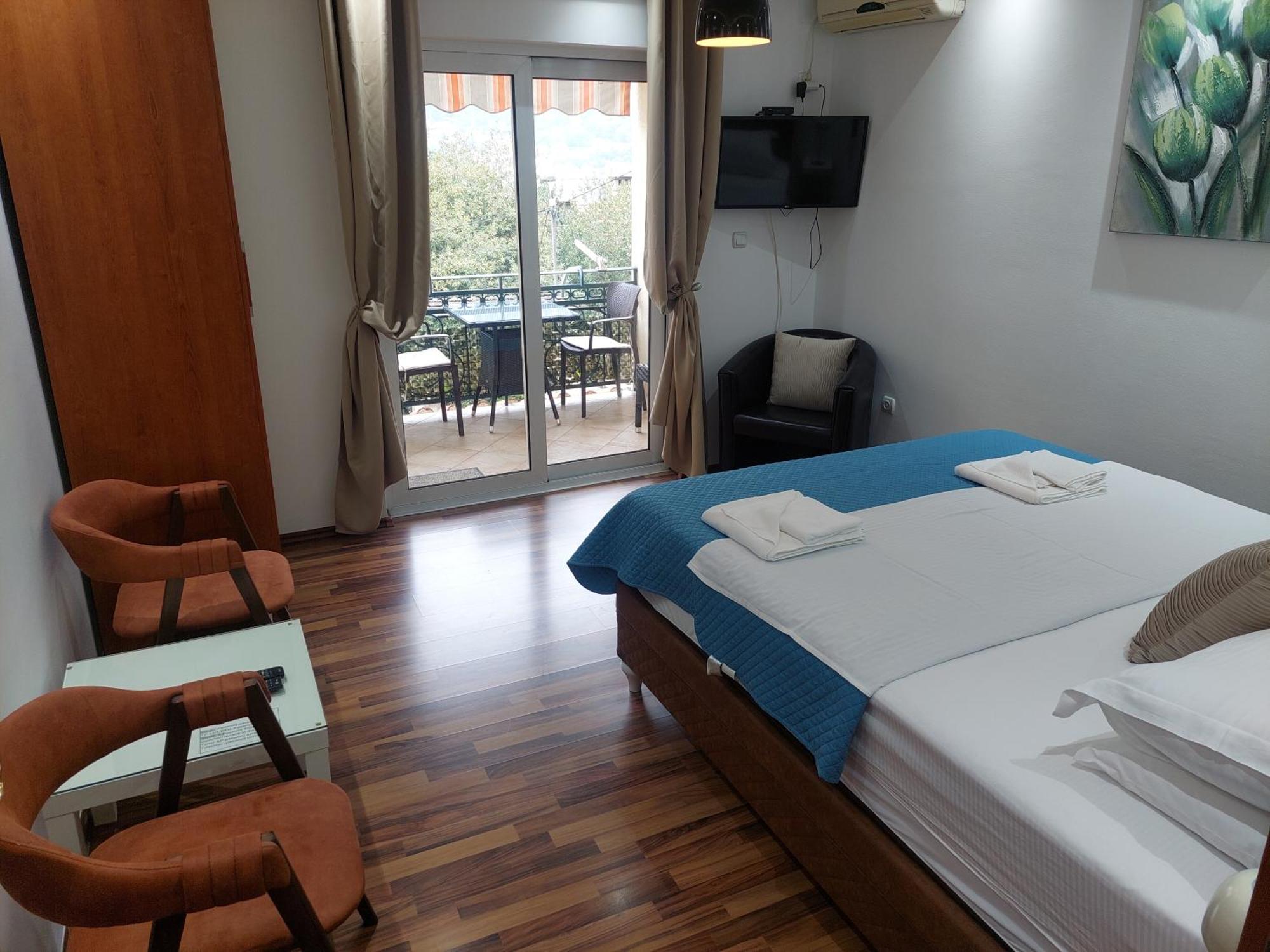 Apartments Nancy Котор Екстер'єр фото