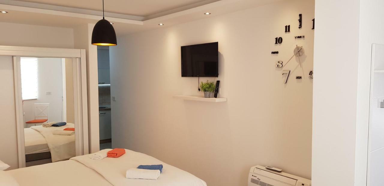 Apartments Nancy Котор Екстер'єр фото